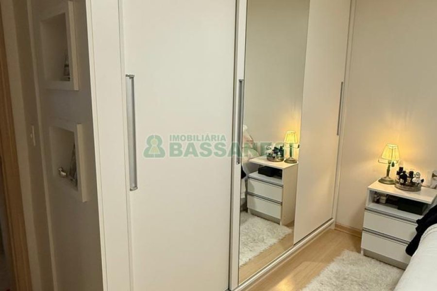 Apartamento com 66m², 2 dormitórios, 1 vaga, no bairro Kayser em Caxias do Sul para Comprar