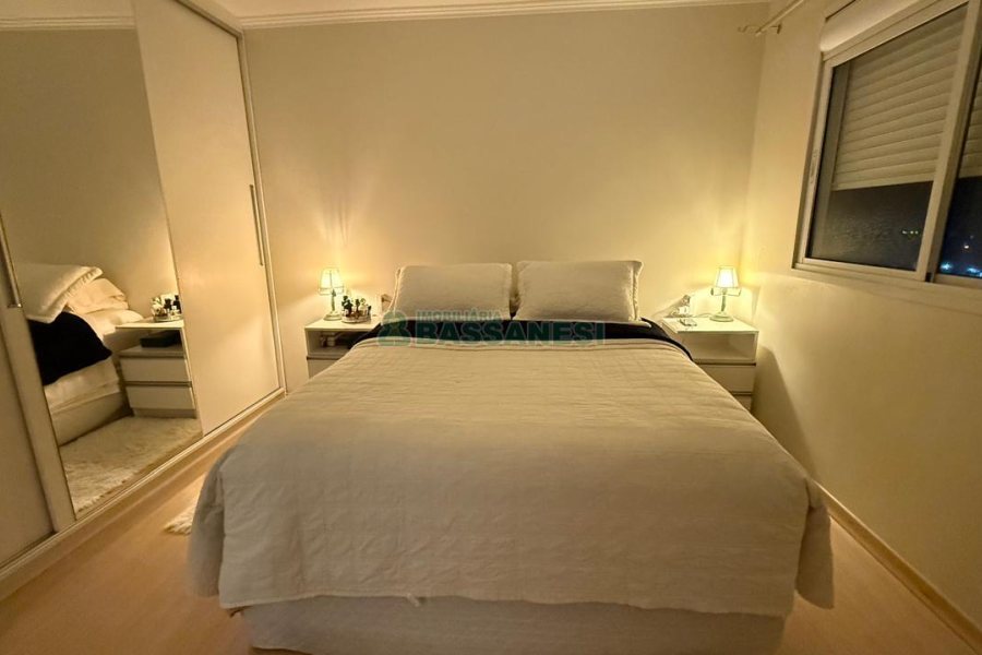 Apartamento com 66m², 2 dormitórios, 1 vaga, no bairro Kayser em Caxias do Sul para Comprar