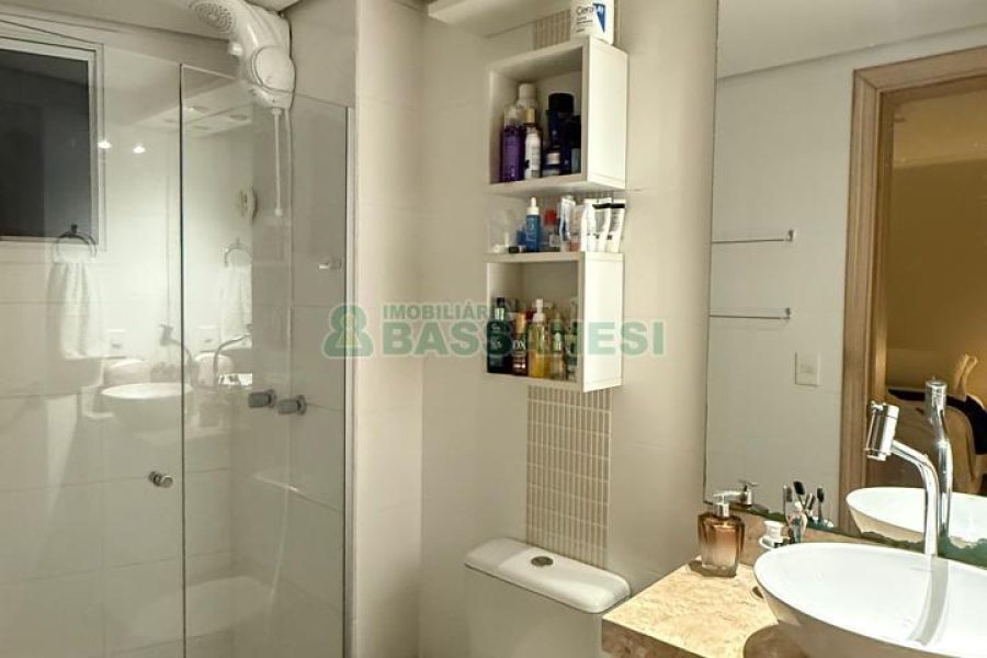 Apartamento com 66m², 2 dormitórios, 1 vaga, no bairro Kayser em Caxias do Sul para Comprar