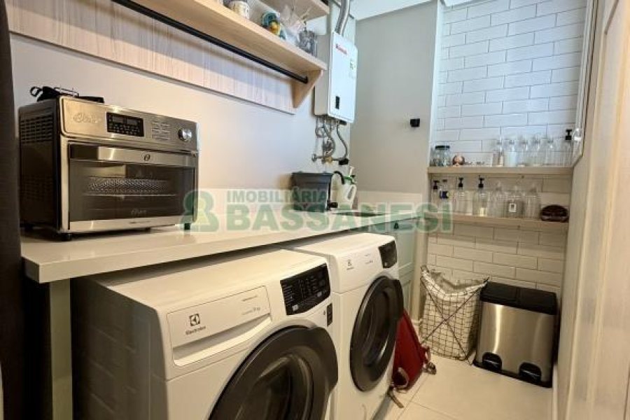 Apartamento com 58m², 1 dormitório, 1 vaga, no bairro Santa Catarina em Caxias do Sul para Comprar