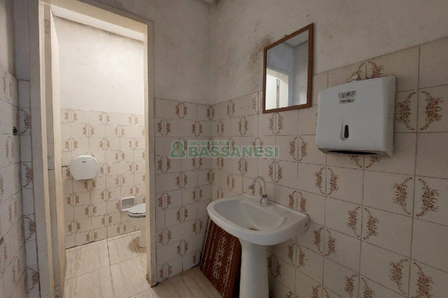 Loja com 160m², no bairro Santa Catarina em Caxias do Sul para Alugar