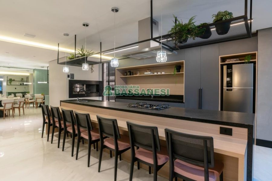 Apto Mobiliado com 164m², 3 dormitórios, 2 vagas, no bairro Madureira em Caxias do Sul para Alugar