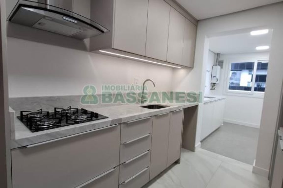 Apto Mobiliado com 164m², 3 dormitórios, 2 vagas, no bairro Madureira em Caxias do Sul para Alugar