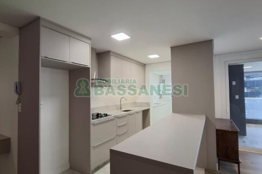 Apto Mobiliado com 164m², 3 dormitórios, 2 vagas, no bairro Madureira em Caxias do Sul para Alugar