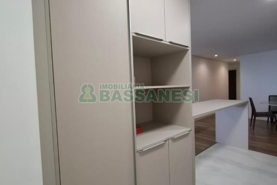 Apto Mobiliado com 164m², 3 dormitórios, 2 vagas, no bairro Madureira em Caxias do Sul para Alugar