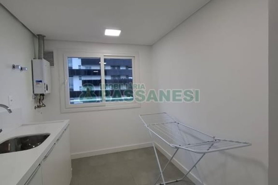 Apto Mobiliado com 164m², 3 dormitórios, 2 vagas, no bairro Madureira em Caxias do Sul para Alugar