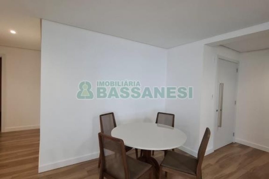 Apto Mobiliado com 164m², 3 dormitórios, 2 vagas, no bairro Madureira em Caxias do Sul para Alugar