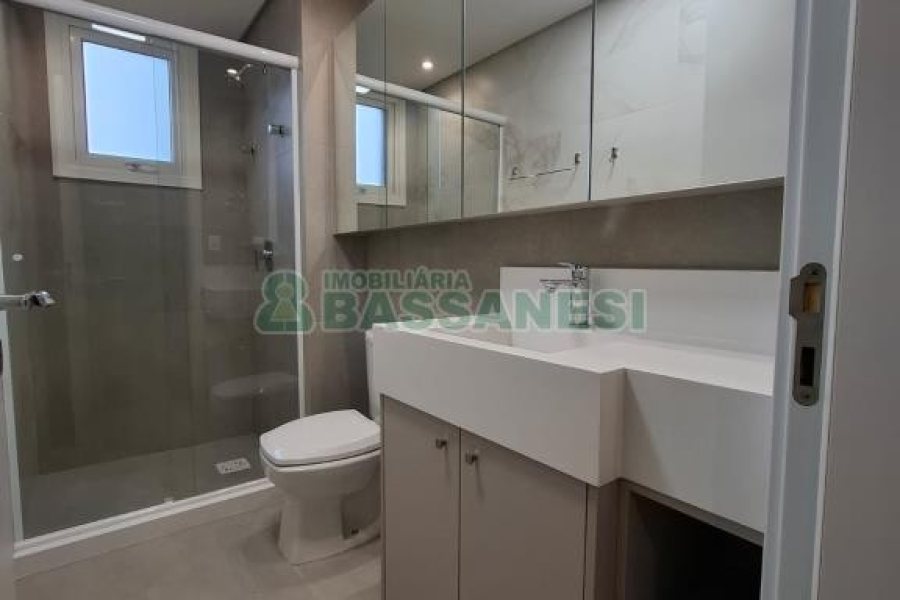 Apto Mobiliado com 164m², 3 dormitórios, 2 vagas, no bairro Madureira em Caxias do Sul para Alugar