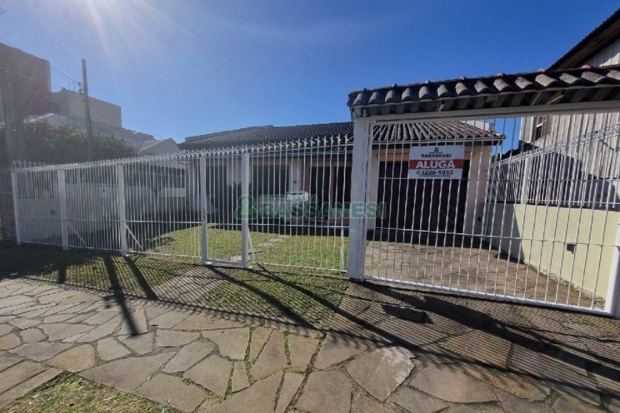 Casa Mobiliada com 150m², 3 dormitórios, 2 vagas, no bairro Cidade Nova em Caxias do Sul para Alugar ou Comprar