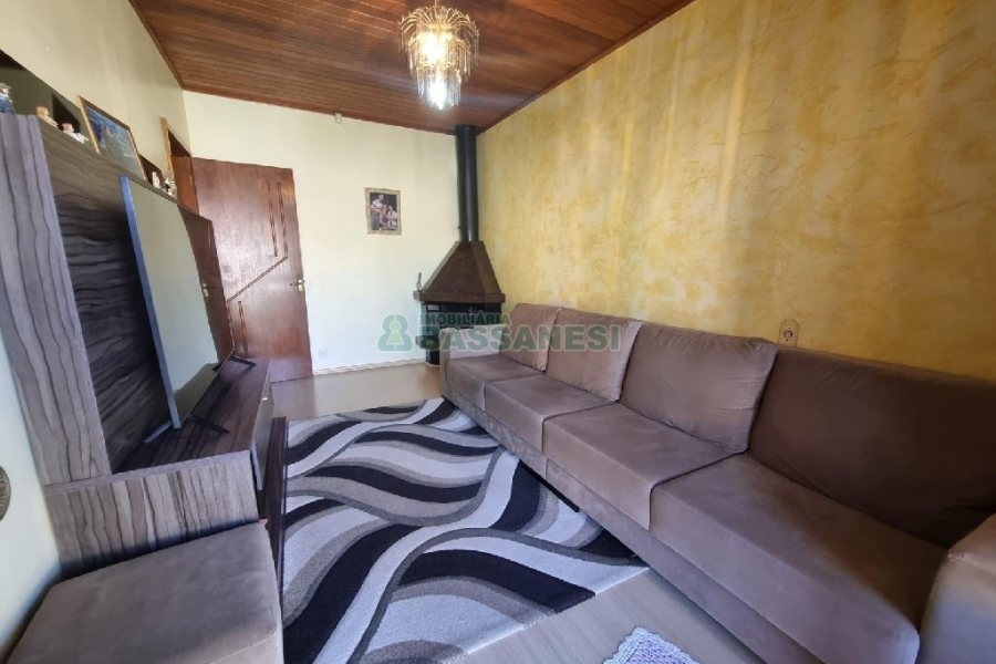 Casa Mobiliada com 150m², 3 dormitórios, 2 vagas, no bairro Cidade Nova em Caxias do Sul para Alugar ou Comprar