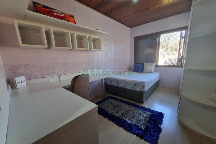 Casa Mobiliada com 150m², 3 dormitórios, 2 vagas, no bairro Cidade Nova em Caxias do Sul para Alugar ou Comprar