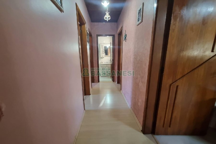 Casa Mobiliada com 150m², 3 dormitórios, 2 vagas, no bairro Cidade Nova em Caxias do Sul para Alugar ou Comprar