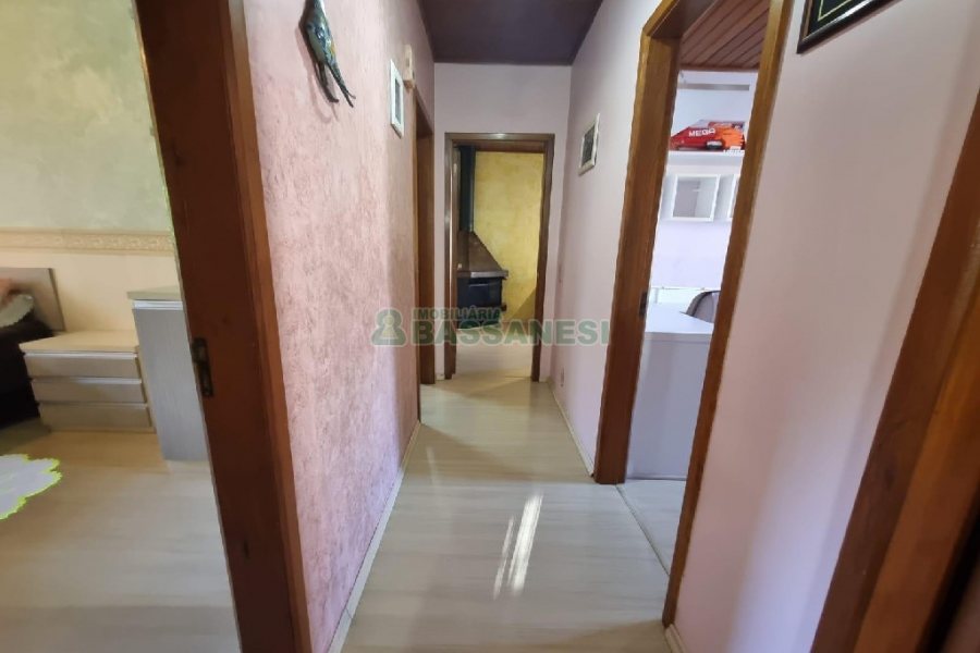 Casa Mobiliada com 150m², 3 dormitórios, 2 vagas, no bairro Cidade Nova em Caxias do Sul para Alugar ou Comprar