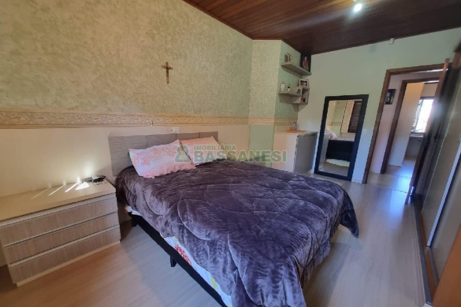 Casa Mobiliada com 150m², 3 dormitórios, 2 vagas, no bairro Cidade Nova em Caxias do Sul para Alugar ou Comprar