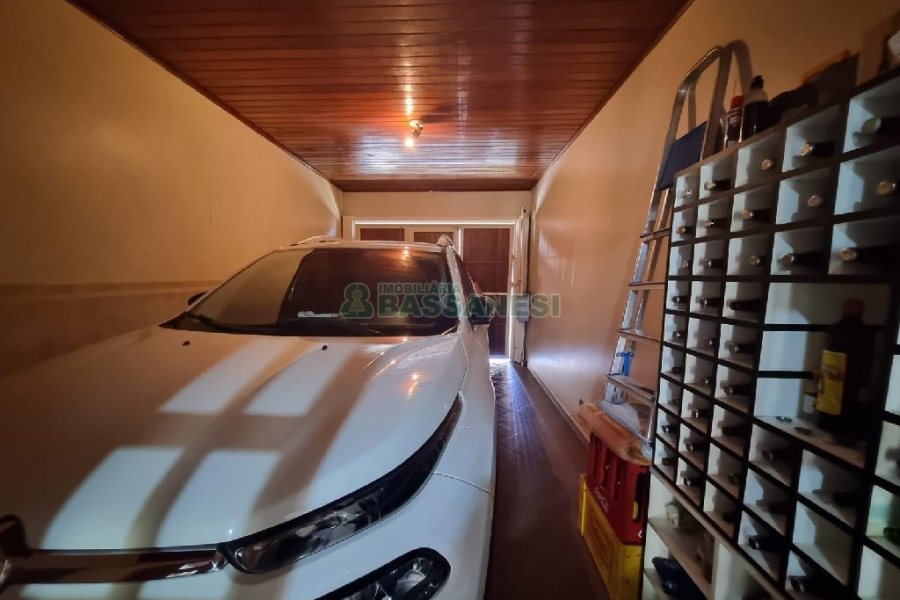 Casa Mobiliada com 150m², 3 dormitórios, 2 vagas, no bairro Cidade Nova em Caxias do Sul para Alugar ou Comprar