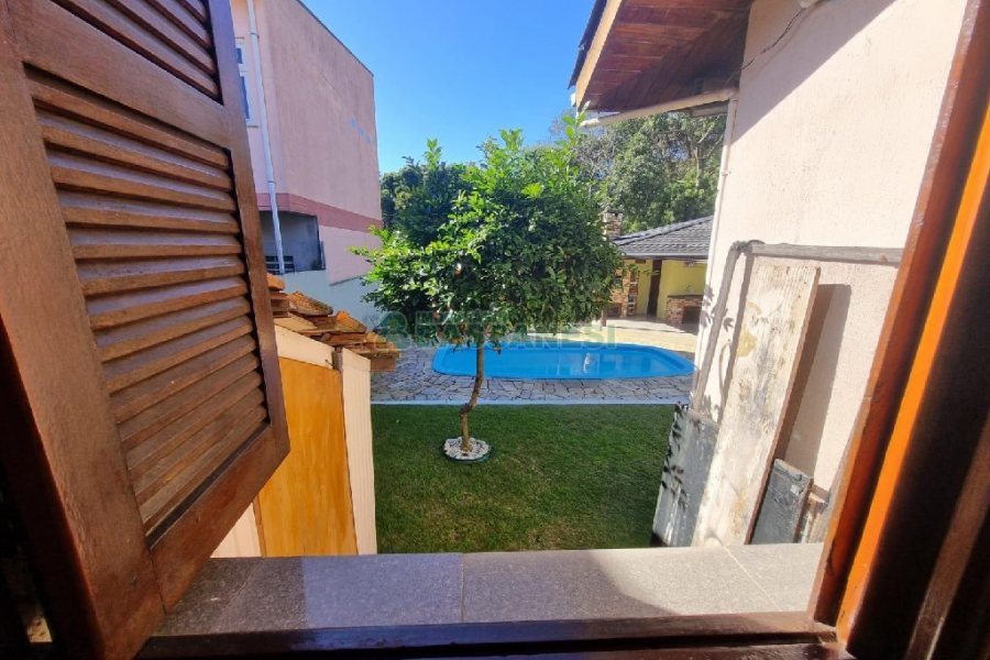 Casa Mobiliada com 150m², 3 dormitórios, 2 vagas, no bairro Cidade Nova em Caxias do Sul para Alugar ou Comprar