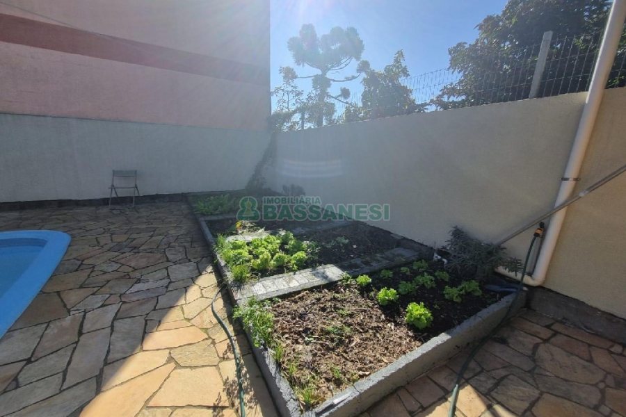 Casa Mobiliada com 150m², 3 dormitórios, 2 vagas, no bairro Cidade Nova em Caxias do Sul para Alugar ou Comprar