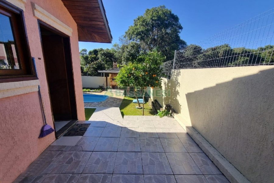 Casa Mobiliada com 150m², 3 dormitórios, 2 vagas, no bairro Cidade Nova em Caxias do Sul para Alugar ou Comprar