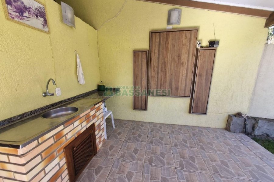 Casa Mobiliada com 150m², 3 dormitórios, 2 vagas, no bairro Cidade Nova em Caxias do Sul para Alugar ou Comprar