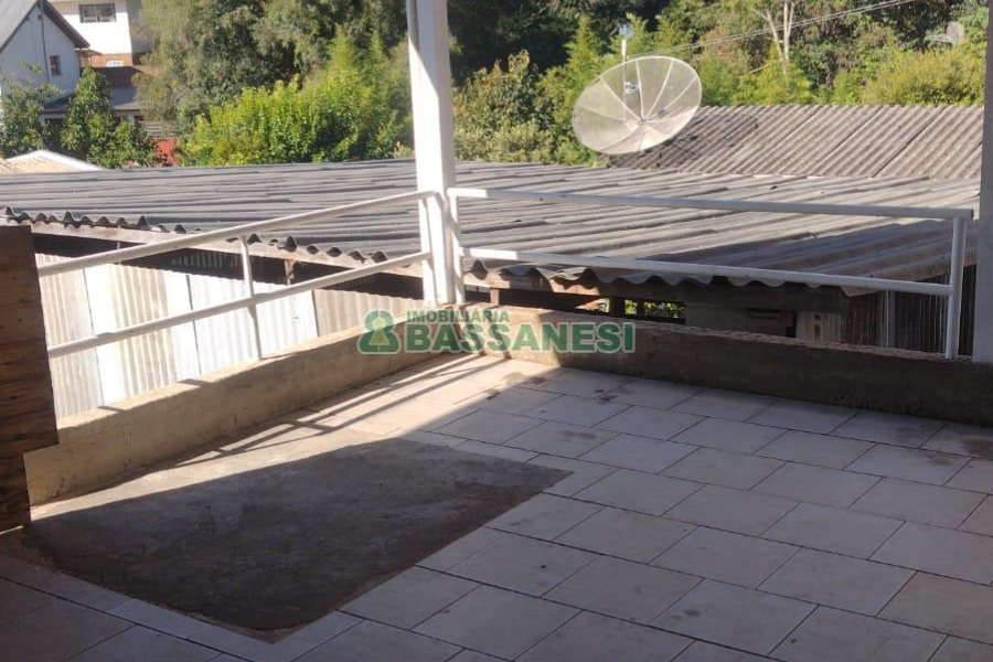 Casa com 170m², 2 dormitórios, 1 vaga, no bairro Marechal Floriano em Caxias do Sul para Comprar