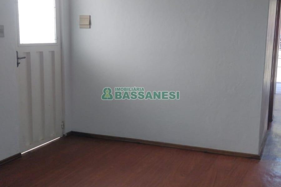 Casa com 170m², 2 dormitórios, 1 vaga, no bairro Marechal Floriano em Caxias do Sul para Comprar