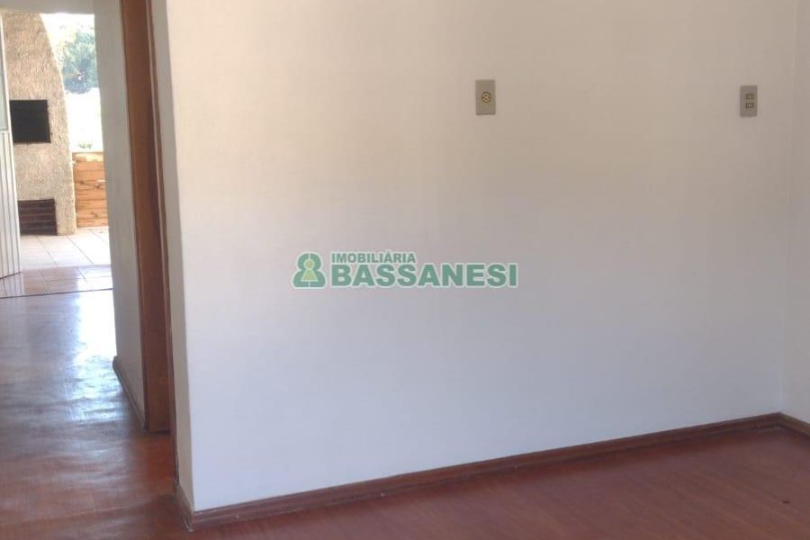 Casa com 170m², 2 dormitórios, 1 vaga, no bairro Marechal Floriano em Caxias do Sul para Comprar