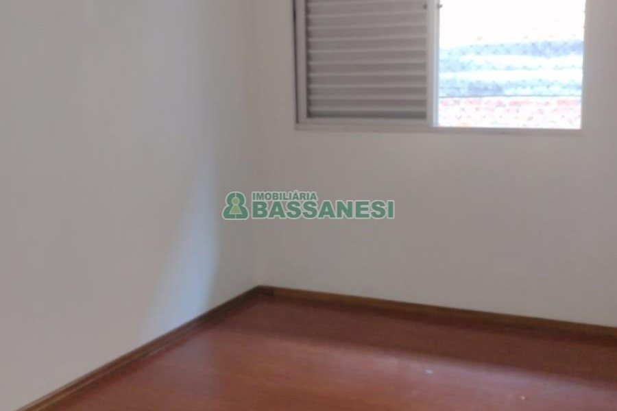 Casa com 170m², 2 dormitórios, 1 vaga, no bairro Marechal Floriano em Caxias do Sul para Comprar