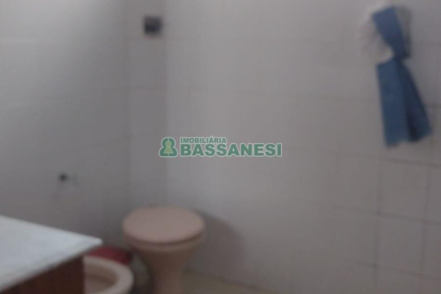 Casa com 170m², 2 dormitórios, 1 vaga, no bairro Marechal Floriano em Caxias do Sul para Comprar