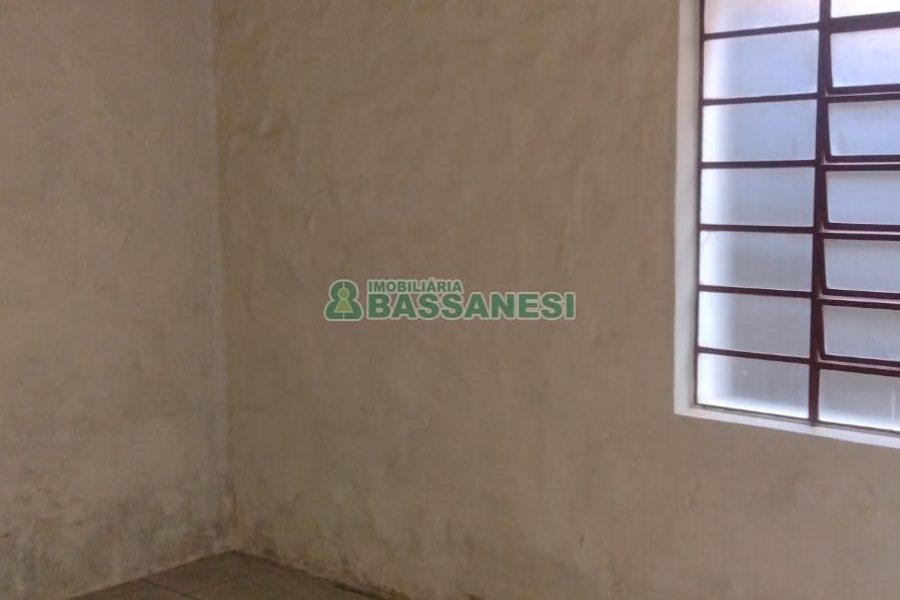 Casa com 170m², 2 dormitórios, 1 vaga, no bairro Marechal Floriano em Caxias do Sul para Comprar