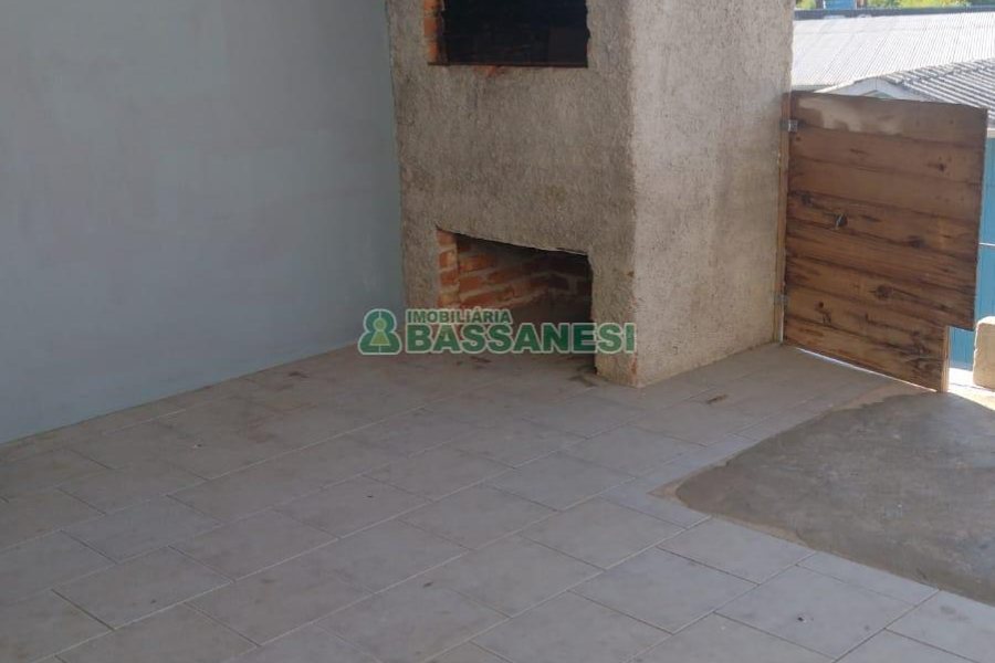 Casa com 170m², 2 dormitórios, 1 vaga, no bairro Marechal Floriano em Caxias do Sul para Comprar