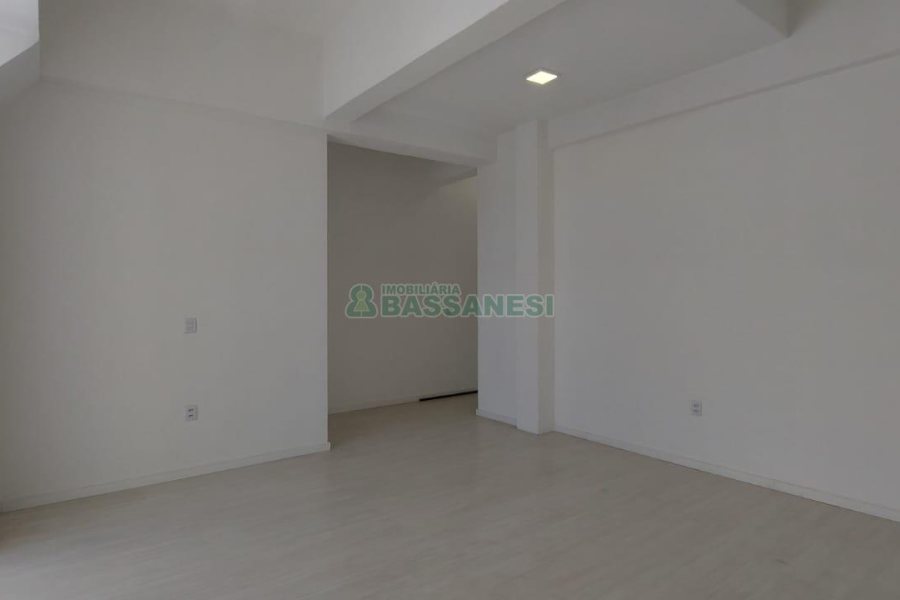 Loja com 98m², no bairro Diamantino em Caxias do Sul para Alugar