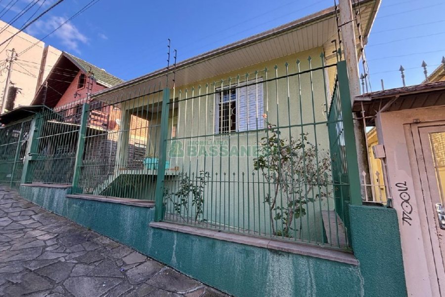 Casa com 98m², 2 dormitórios, no bairro Jardim América em Caxias do Sul para Alugar