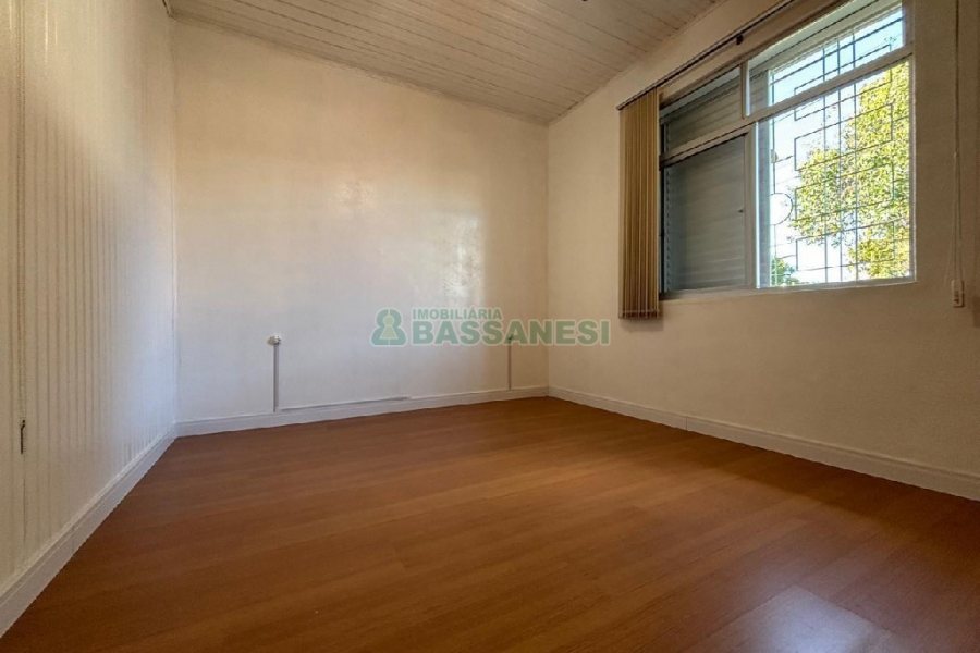 Casa com 98m², 2 dormitórios, no bairro Jardim América em Caxias do Sul para Alugar