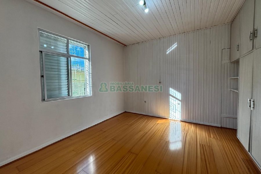 Casa com 98m², 2 dormitórios, no bairro Jardim América em Caxias do Sul para Alugar