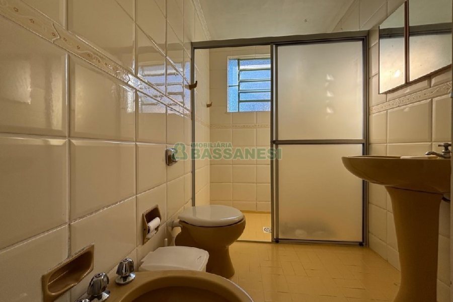 Casa com 98m², 2 dormitórios, no bairro Jardim América em Caxias do Sul para Alugar