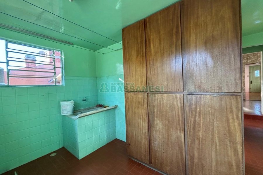 Casa com 98m², 2 dormitórios, no bairro Jardim América em Caxias do Sul para Alugar