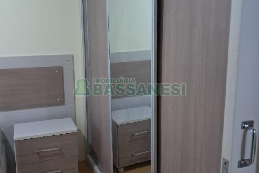 Sobrado com 86m², 3 dormitórios, 1 vaga, no bairro Cristo Redentor em Caxias do Sul para Comprar