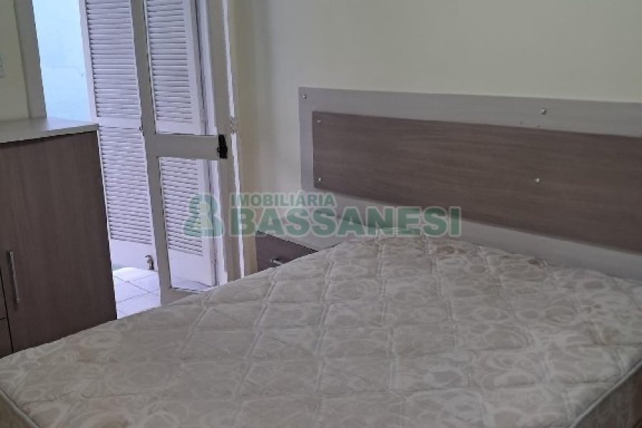 Sobrado com 86m², 3 dormitórios, 1 vaga, no bairro Cristo Redentor em Caxias do Sul para Comprar