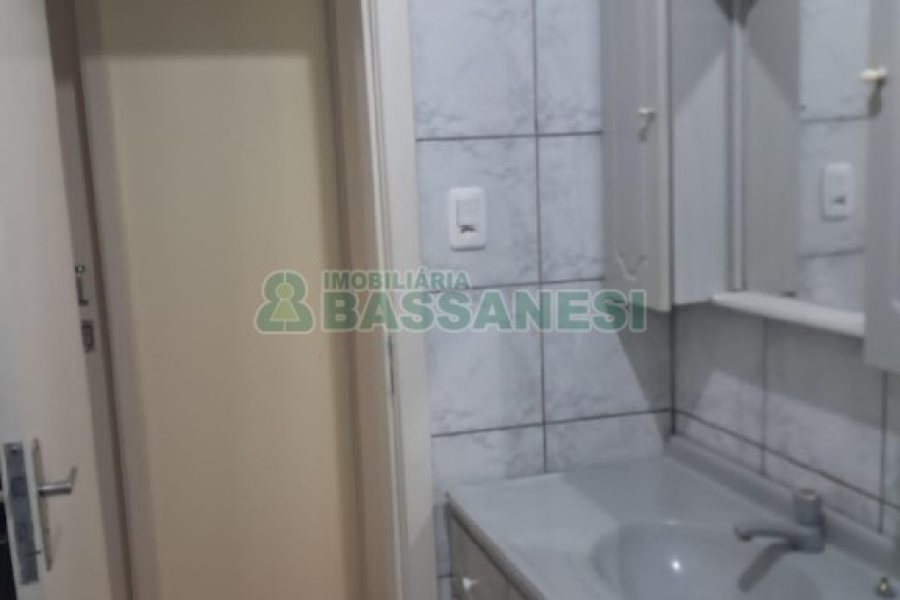 Sobrado com 86m², 3 dormitórios, 1 vaga, no bairro Cristo Redentor em Caxias do Sul para Comprar