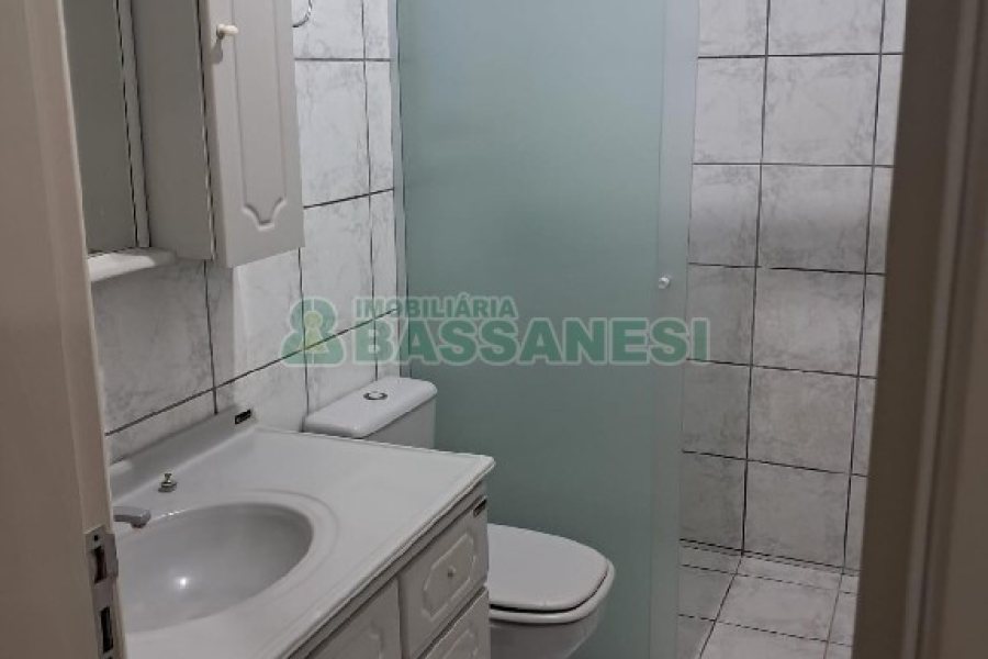 Sobrado com 86m², 3 dormitórios, 1 vaga, no bairro Cristo Redentor em Caxias do Sul para Comprar