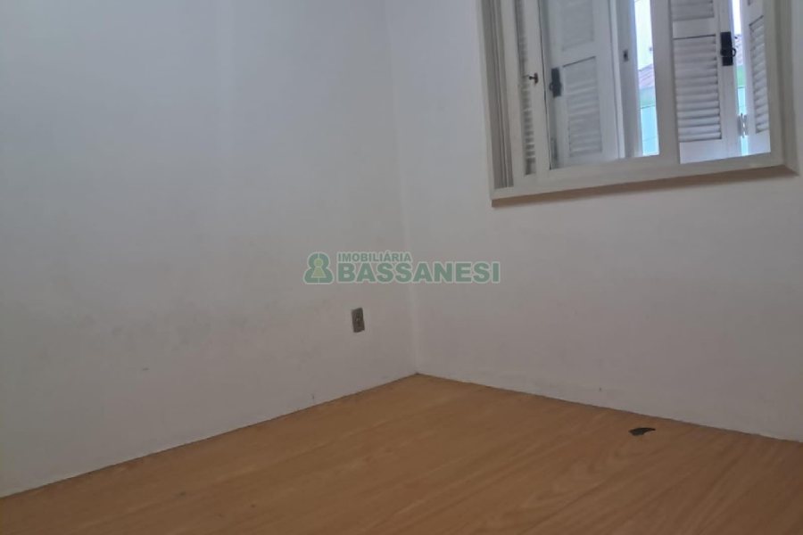 Sobrado com 86m², 3 dormitórios, 1 vaga, no bairro Cristo Redentor em Caxias do Sul para Comprar