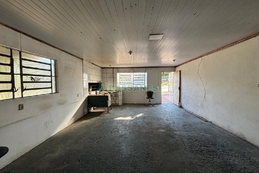 Loja com 71m², 1 vaga, no bairro Charqueadas em Caxias do Sul para Alugar