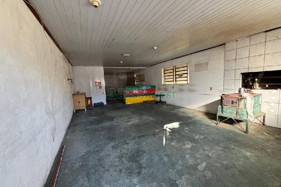 Loja com 71m², 1 vaga, no bairro Charqueadas em Caxias do Sul para Alugar