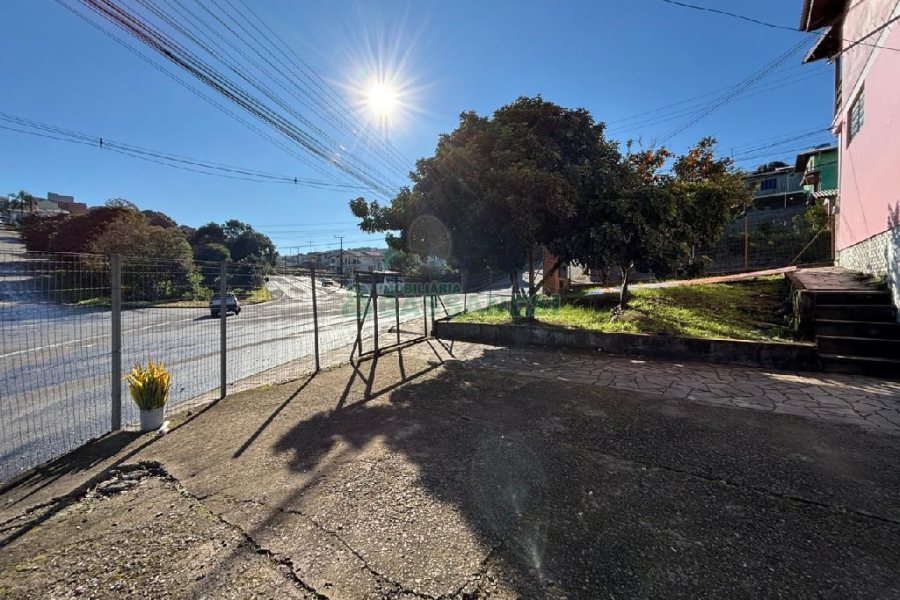Loja com 71m², 1 vaga, no bairro Charqueadas em Caxias do Sul para Alugar