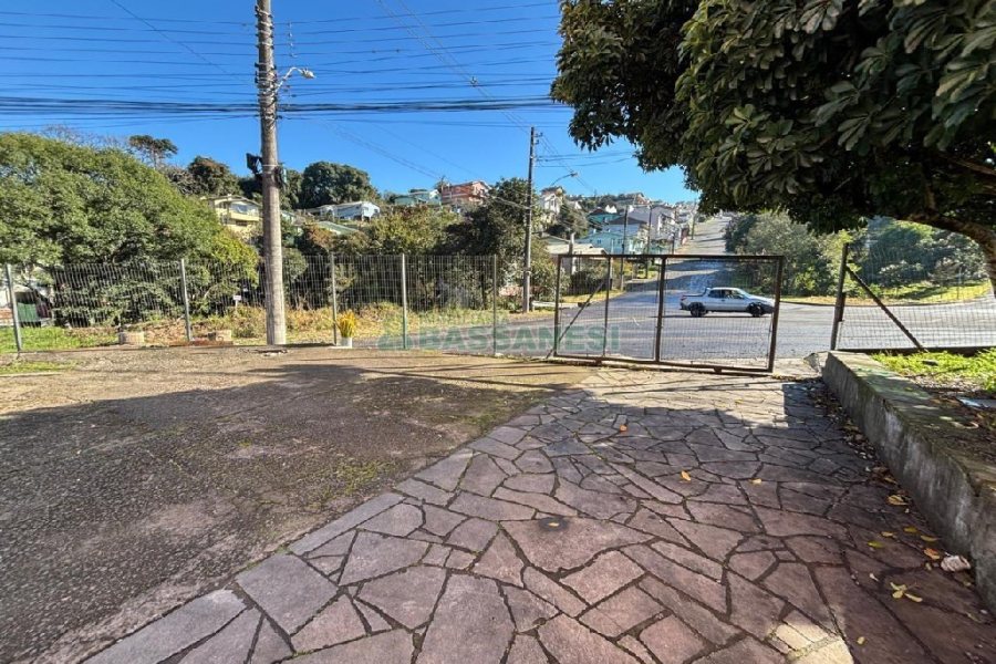 Loja com 71m², 1 vaga, no bairro Charqueadas em Caxias do Sul para Alugar