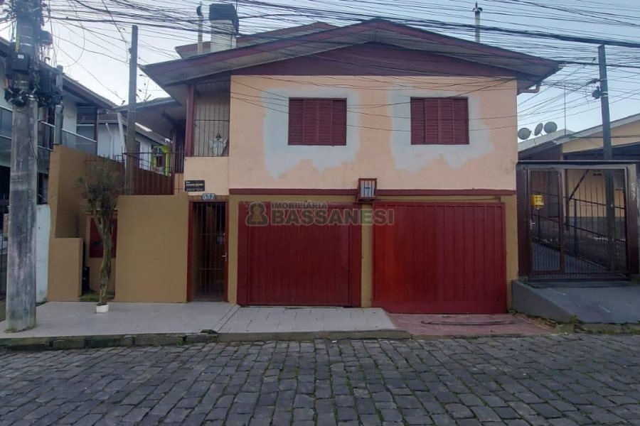 Casa com 88m², 3 dormitórios, 2 vagas, no bairro Cidade Nova em Caxias do Sul para Alugar