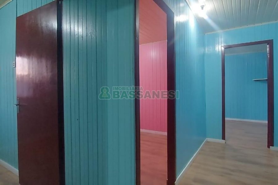 Casa com 88m², 3 dormitórios, 2 vagas, no bairro Cidade Nova em Caxias do Sul para Alugar