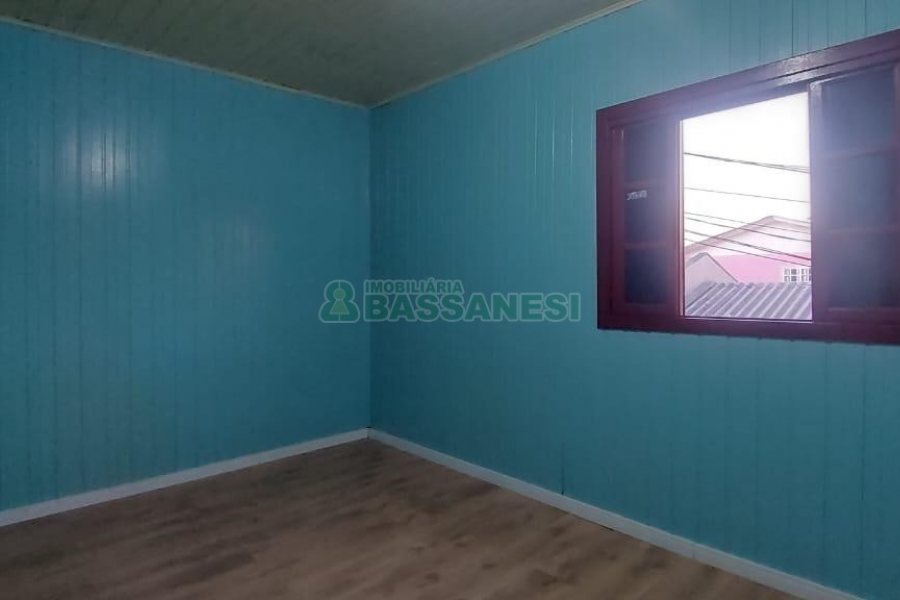 Casa com 88m², 3 dormitórios, 2 vagas, no bairro Cidade Nova em Caxias do Sul para Alugar