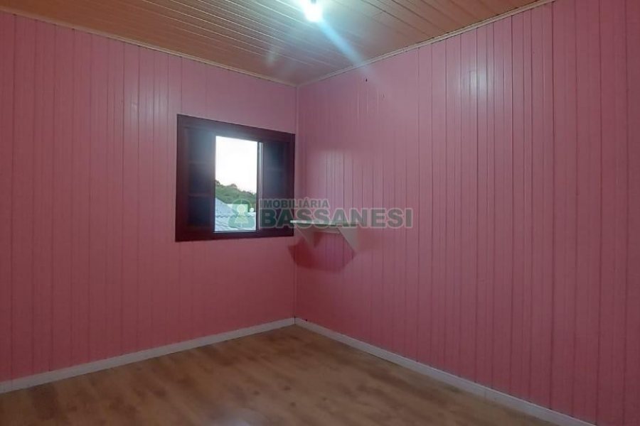 Casa com 88m², 3 dormitórios, 2 vagas, no bairro Cidade Nova em Caxias do Sul para Alugar
