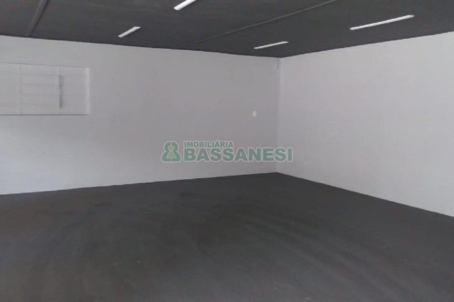 Pavilhão com 140m², no bairro Exposição em Caxias do Sul para Alugar